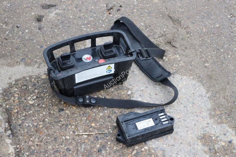 مدحلة Neuson Vibroplate DPU 100-70Le