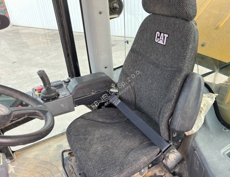 Compactador Caterpillar Vibrating Compactor CAT