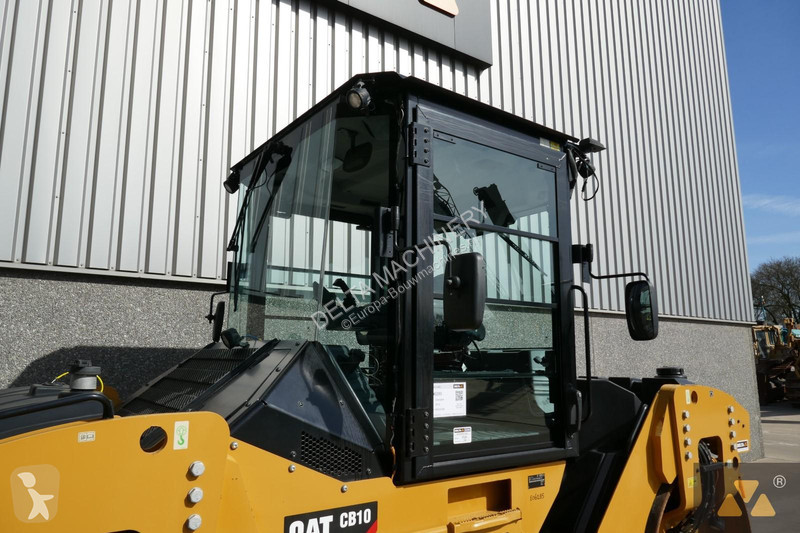 Compactor Caterpillar CB10
