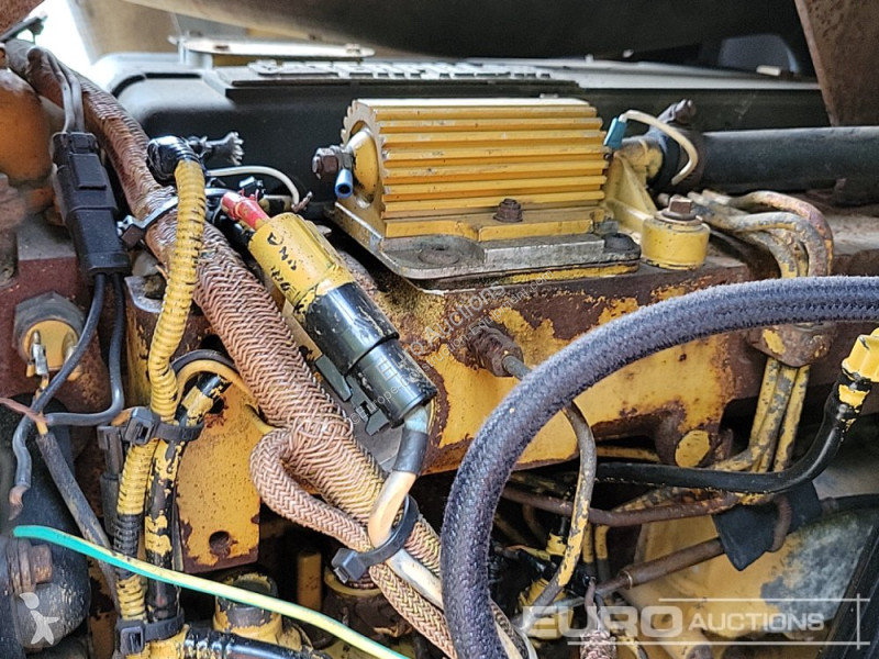 Compactador Caterpillar CS553E