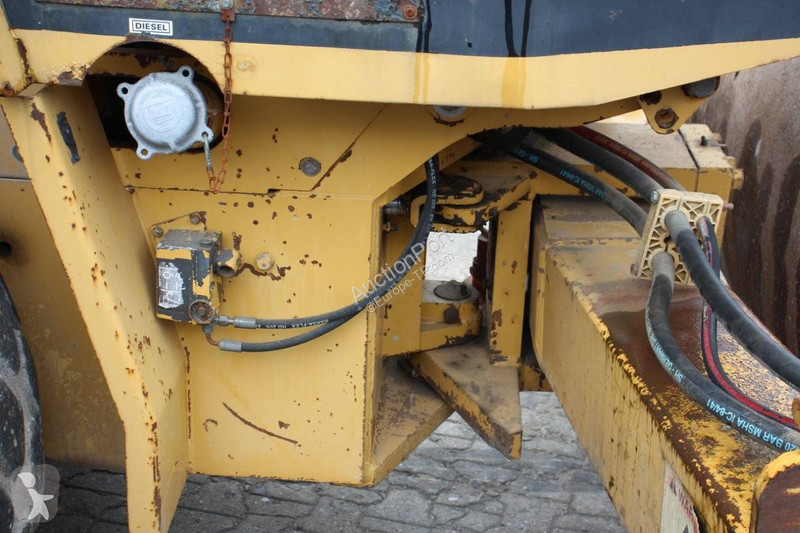 Compactor Caterpillar CS-563C