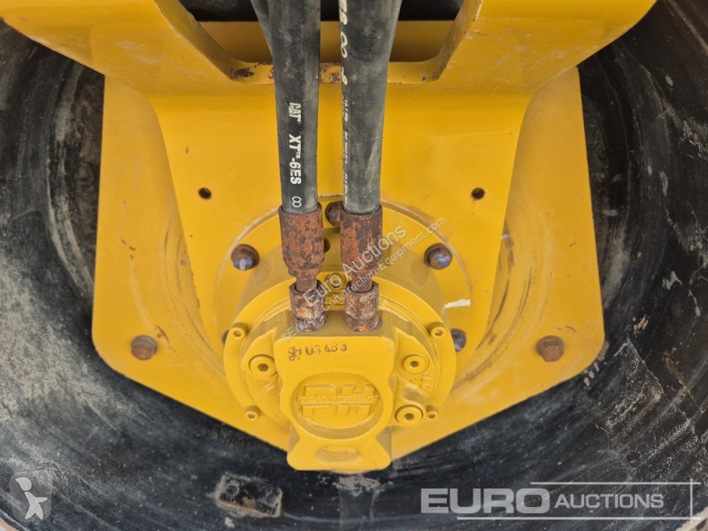 Compactador Caterpillar CB2.5