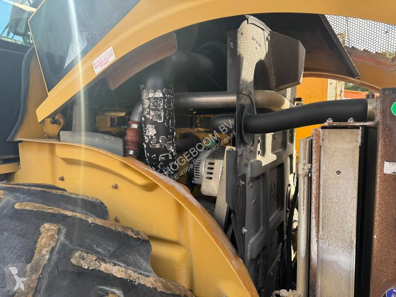 Zhutňovač Caterpillar CP 76