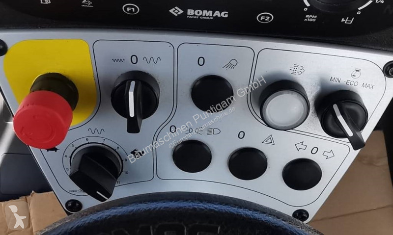 Zhutňovač Bomag DH5