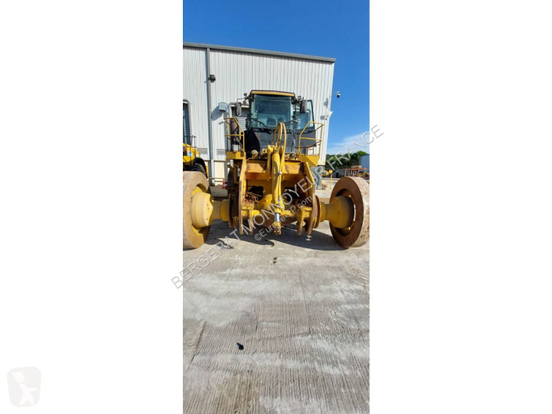 Zhutňovač Caterpillar 836K