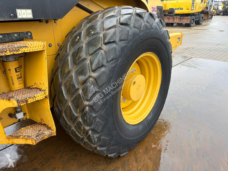 Jordstamper Caterpillar CS563E
