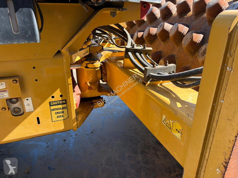 Zhutňovač Caterpillar CP76 (19t)