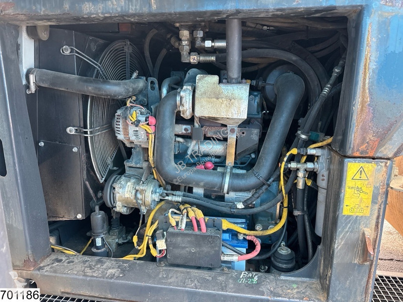 مدحلة Bomag BW 174 AP-4 AM 74 kW, 7485 hr