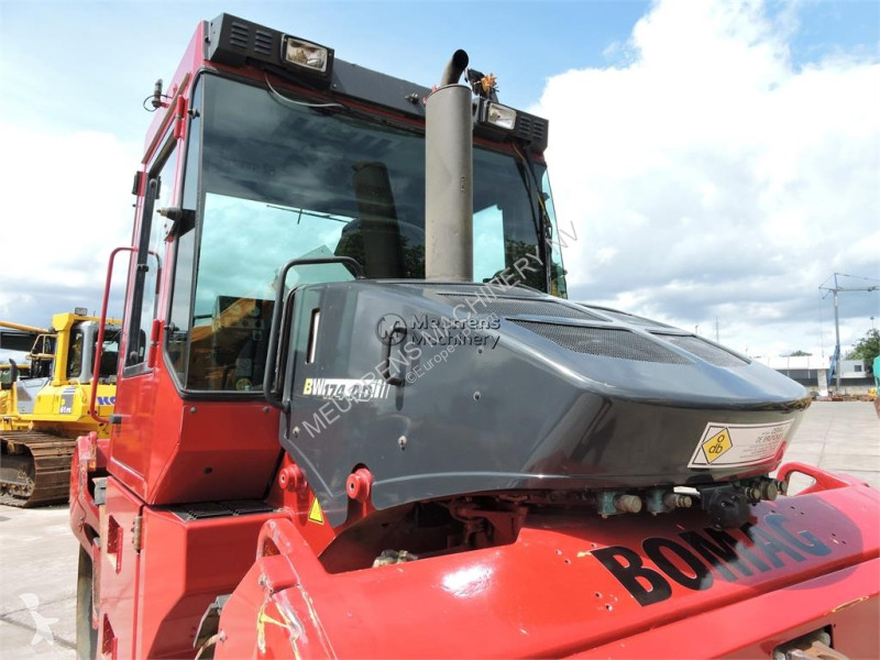 Zhutňovač Bomag BW174