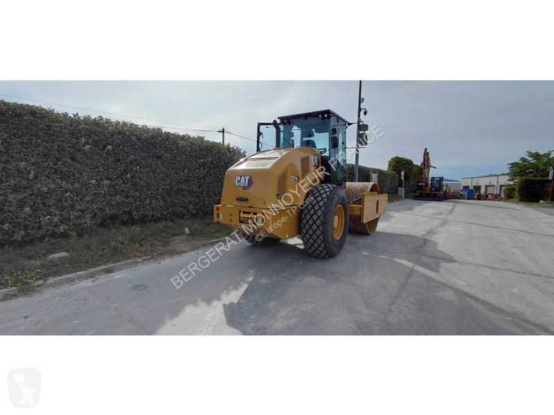 مدحلة Caterpillar CS14