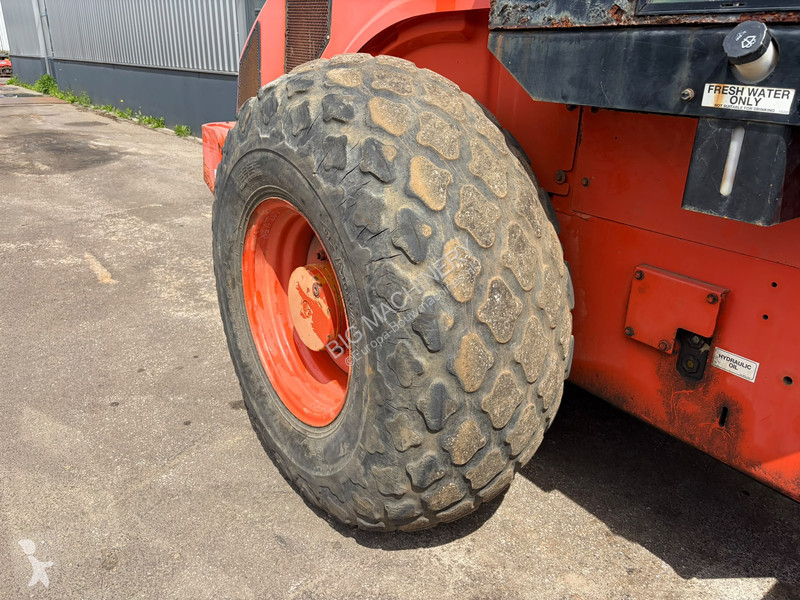 مدحلة Caterpillar CS74