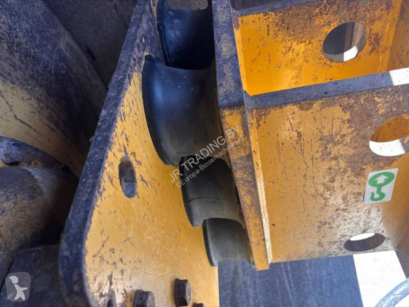 مدحلة Caterpillar CS 76