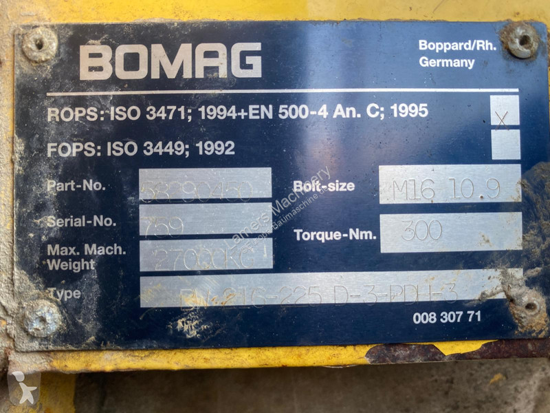 Zhutňovač Bomag BW216 .