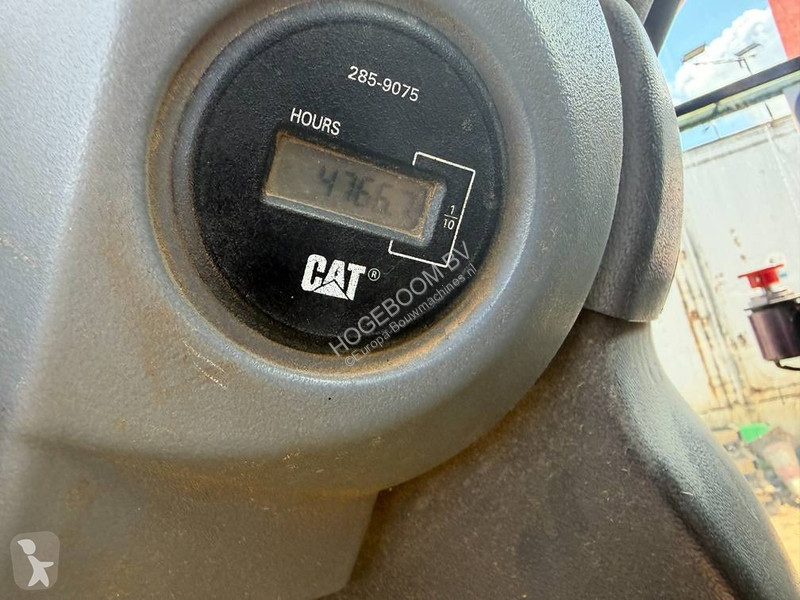 مدحلة Caterpillar CP 76
