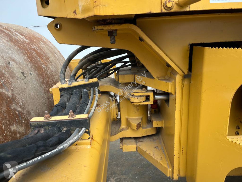 مدحلة Caterpillar CS533E - Good Overall Condition
