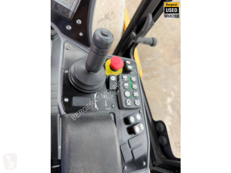 Compacteur Caterpillar 4F