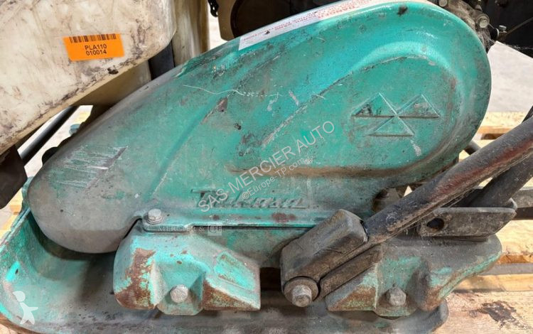 Дорожний коток Yanmar plaque vibrante essence