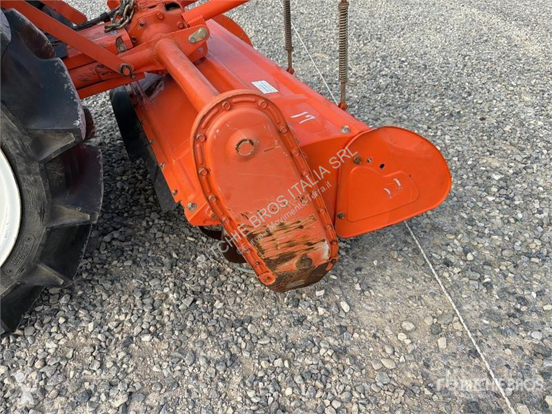 Дорожний коток Kubota ZB1600 Utility Tractor