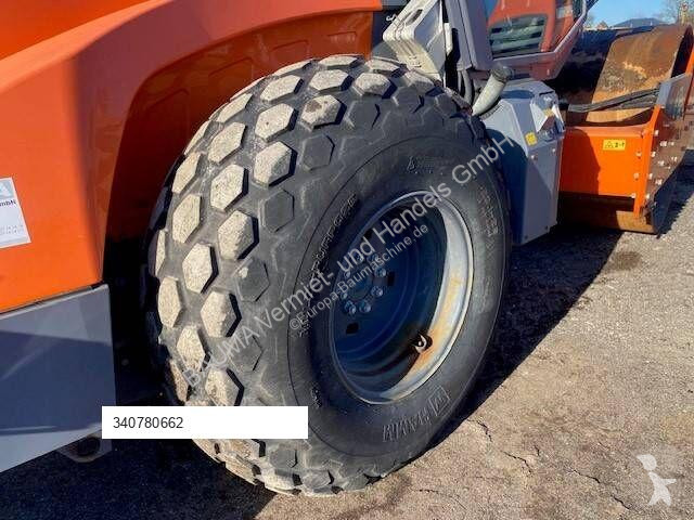 Дорожный каток Hamm H13i mit Verdichterplatten...