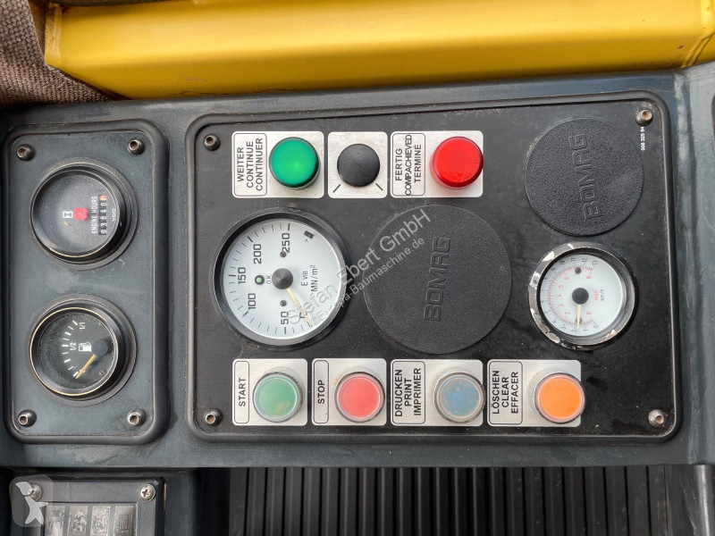 Compactador Bomag BW 225 D-3 / 2001 / nur...
