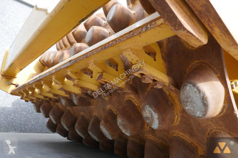 Compacteur Caterpillar