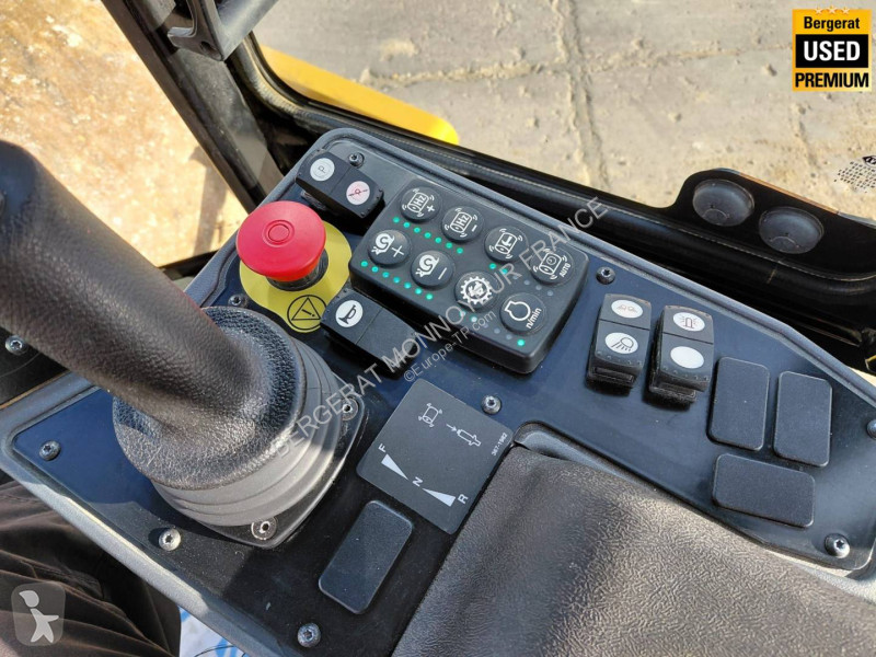 Compacteur Caterpillar 4F