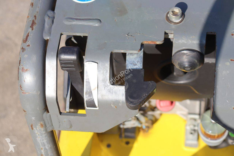 Валяк Neuson Vibroplate DPU 3060Hts