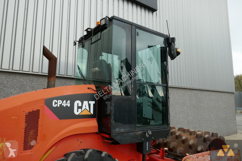 Compacteur Caterpillar