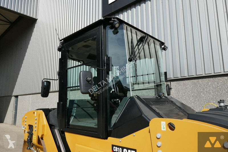 Compactor Caterpillar CB10