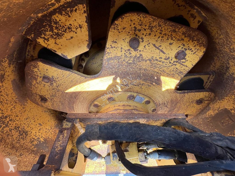 Zhutňovač Caterpillar CP76