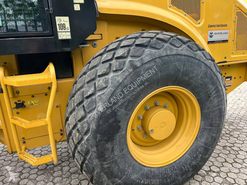 Compactador Caterpillar CS66 roller demo with...