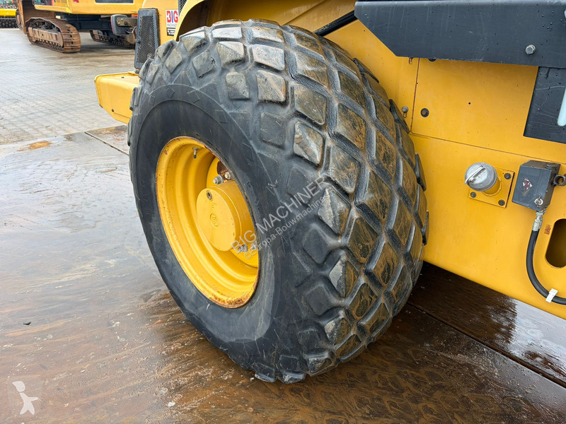 Jordstamper Caterpillar CS563E