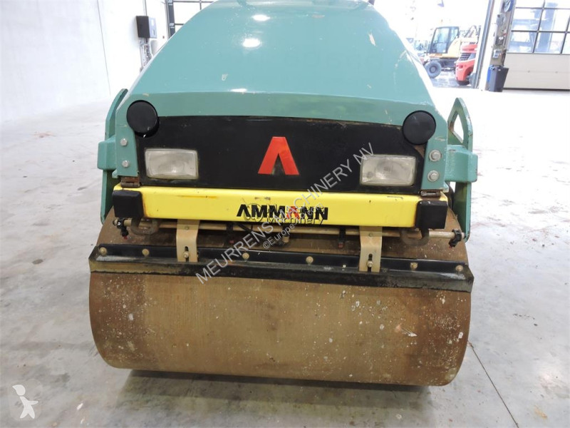 Zhutňovač Ammann ARX26