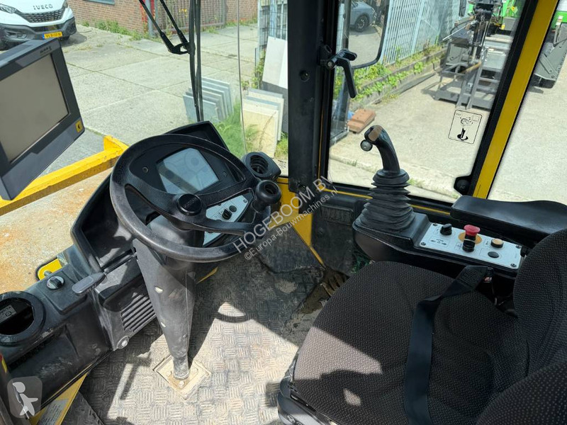 Zhutňovač Bomag H4