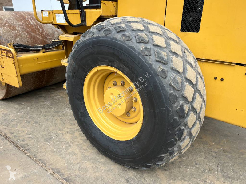 مدحلة Caterpillar CS533E - Good Overall Condition