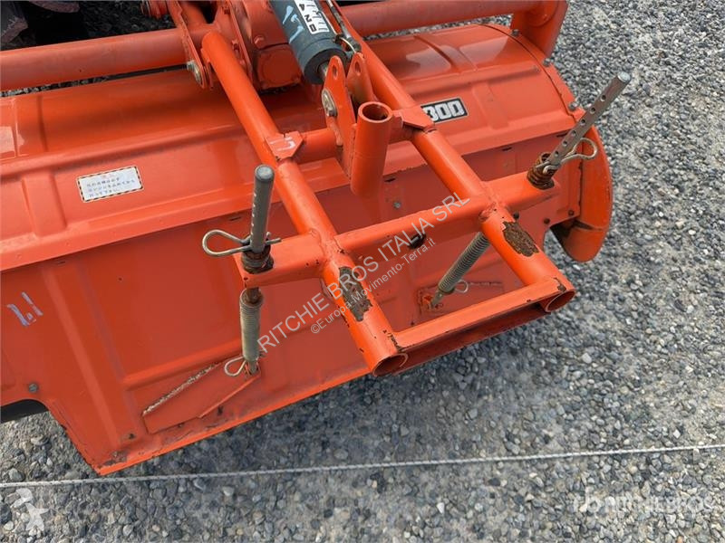 Дорожний коток Kubota ZB1600 Utility Tractor