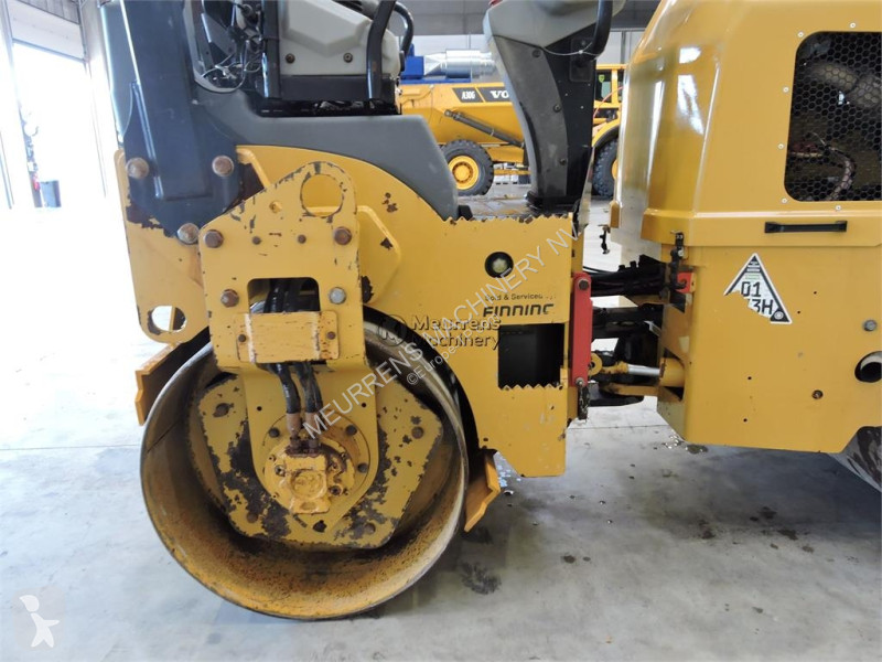 مدحلة Caterpillar CB2.7