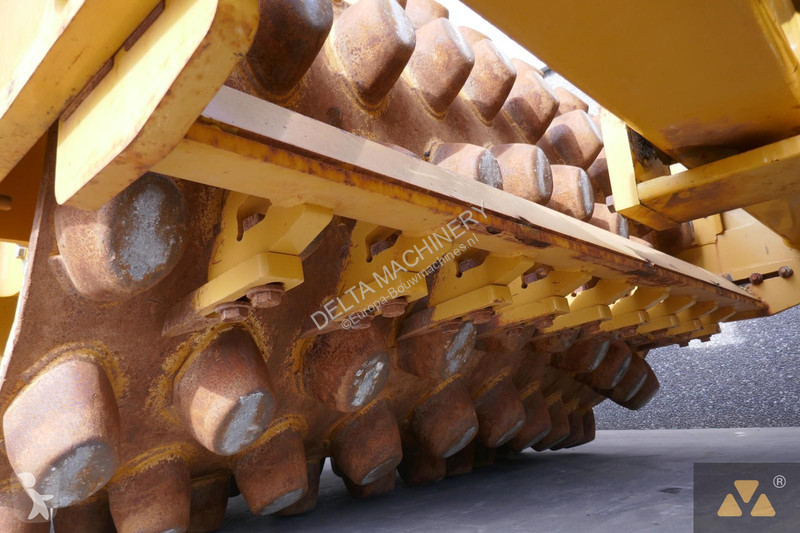 Compacteur Caterpillar