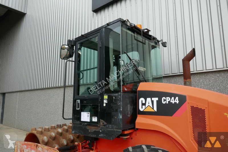 Compacteur Caterpillar