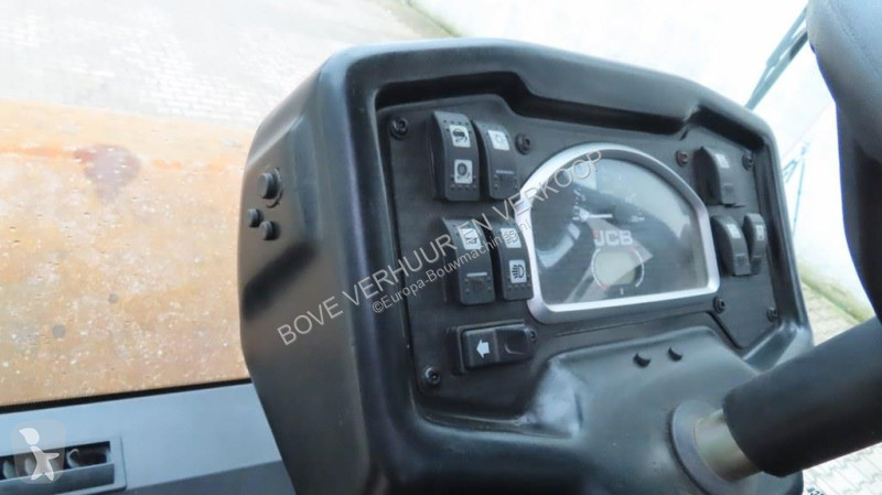 Валяк JCB VM116 D