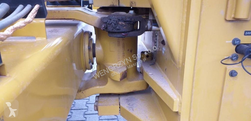 Compactor  Walec wibracyjny CATERPILLAR CS 64 B