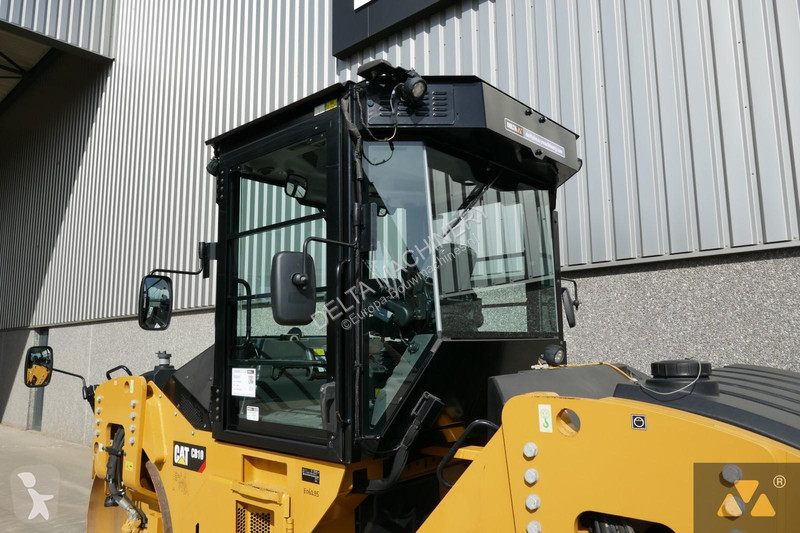 Compactor Caterpillar CB10