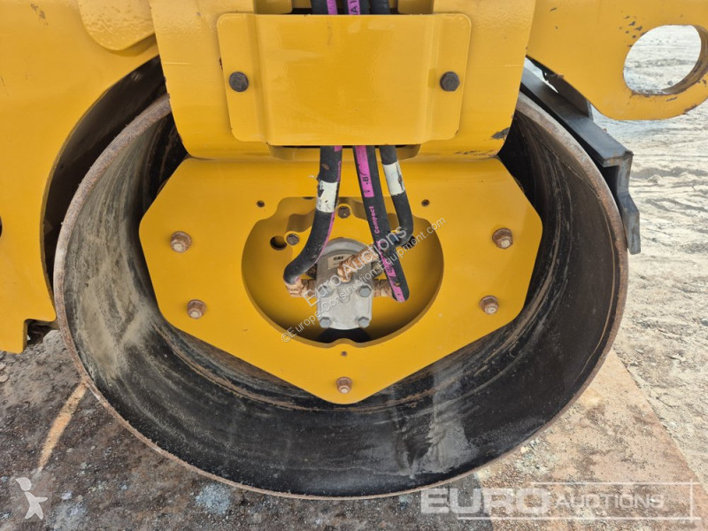 Compactador Caterpillar CB2.5