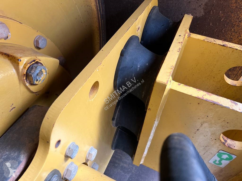 Compactor Caterpillar CS76