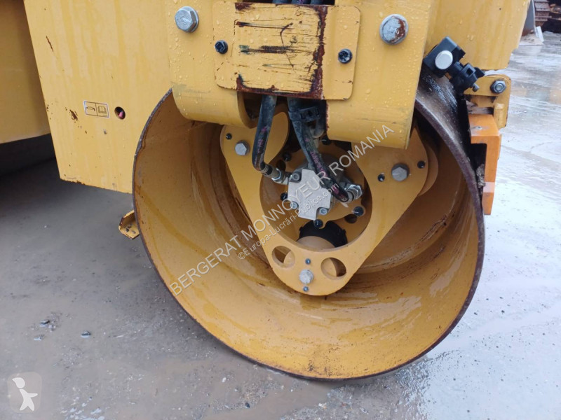 Zhutňovač Caterpillar CB 1.8
