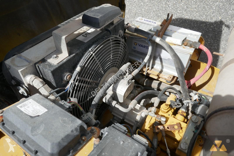 مدحلة Caterpillar CB2.7