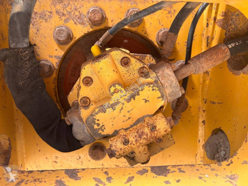 مدحلة Caterpillar CS 76