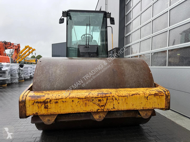 Дорожный каток Caterpillar CS-563E