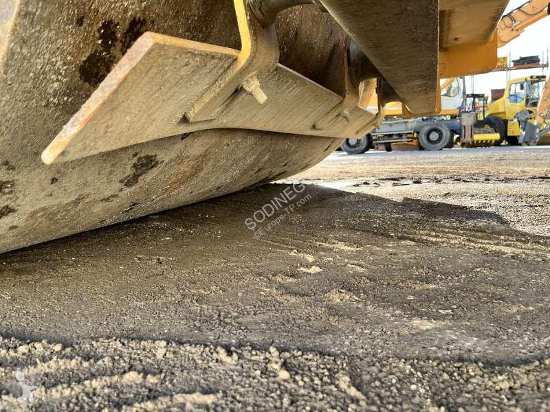 Compacteur Caterpillar