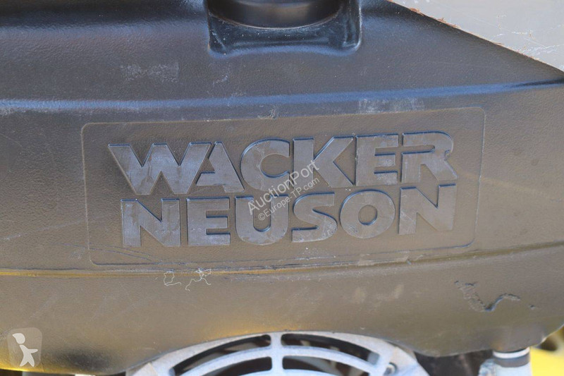 Валяк Neuson Vibroplate DPU 3060Hts